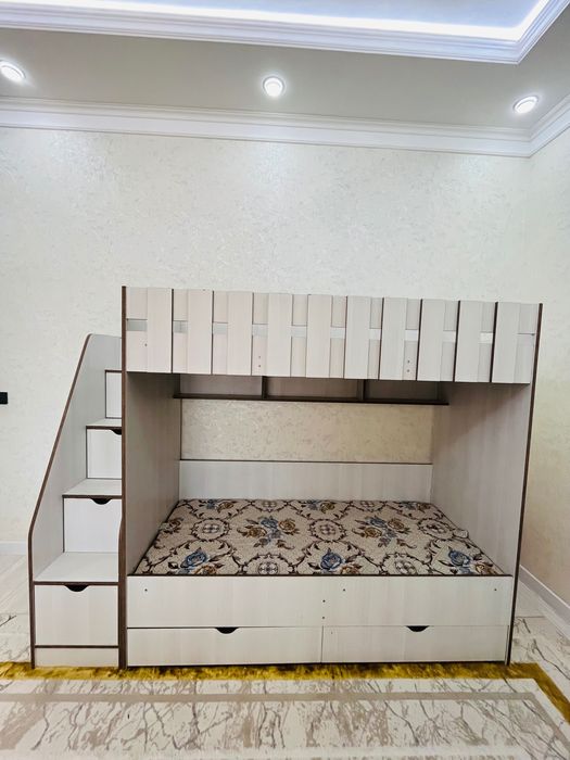 Двухъярусная кровать