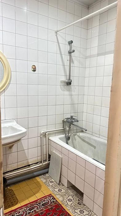 Срочно Продаётся Космонавте 2/11/12 с мебелью ремонт средний !