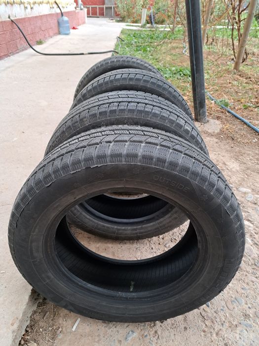 Продам зимние шины комплект 215/60/R16