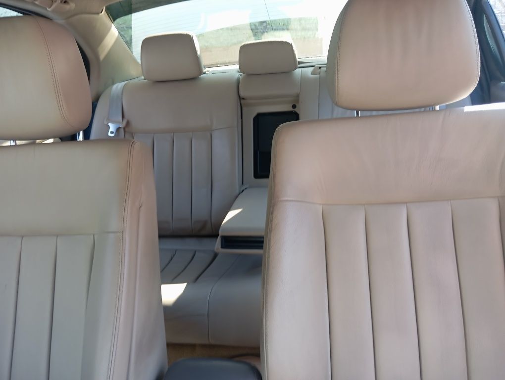 Продам автомобиль Ниссан максима а33 2001 года выпуска