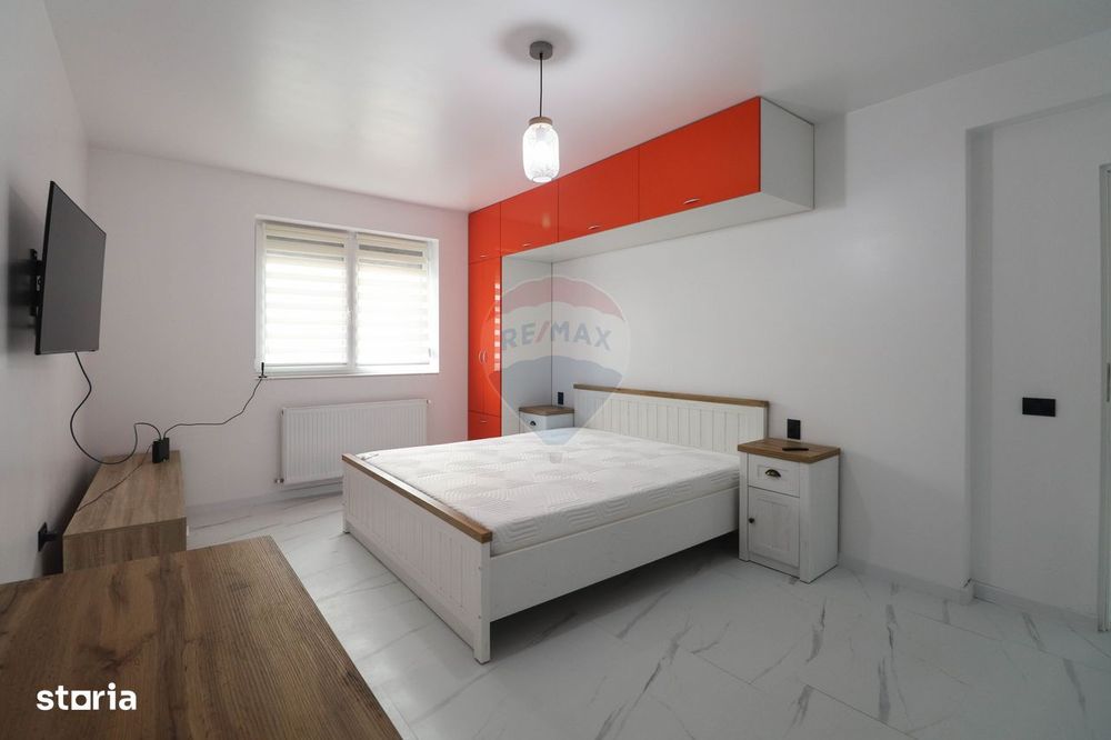 Casă cu 5 camere de vânzare Dezmir