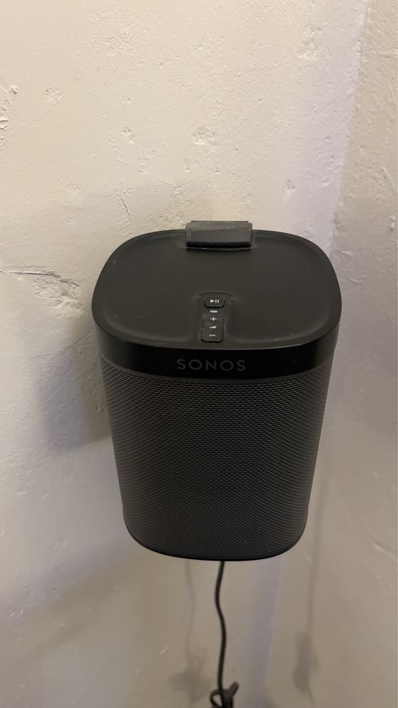 2X Sonos Play 1 в комплект с две стойки за стена Flexon