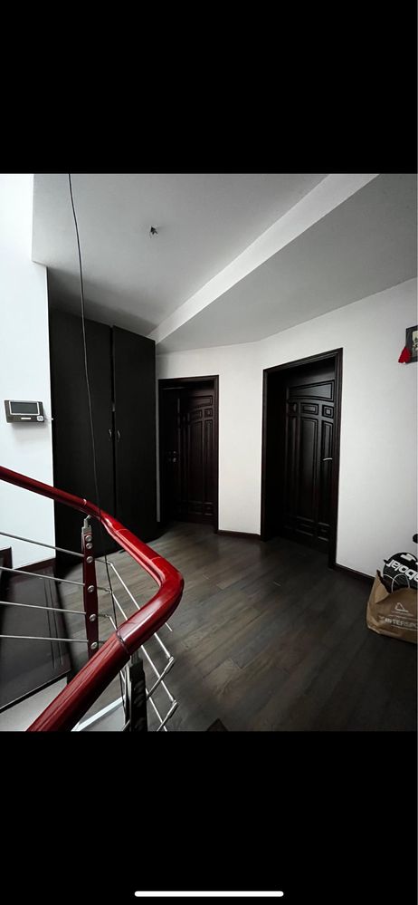 Vila de vanzare, zona Pescariu- Barbu Vacarescu