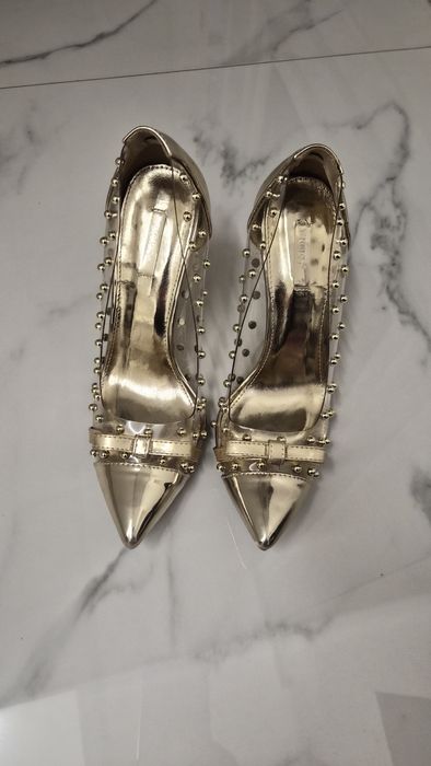 Стилни дамски обувки