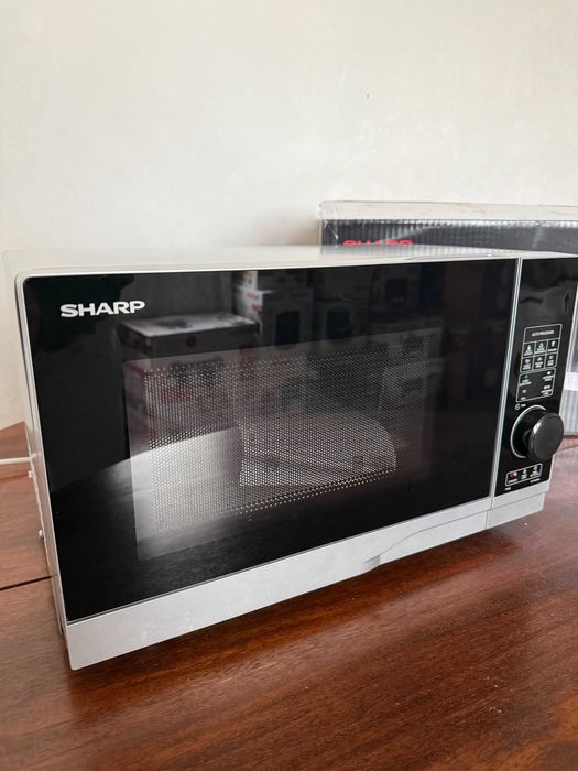 Микровълнова фурна с грил Sharp YC-PG204A 20 L, 900 W