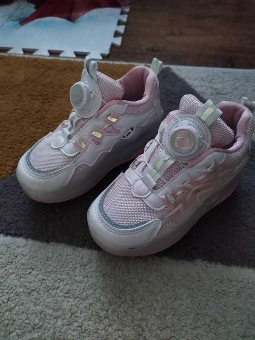 Маратонки на колелца 30 номер