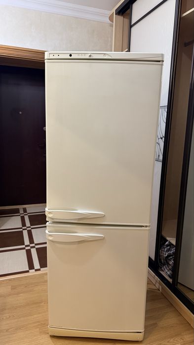 Холодильник в нормальном состояний торг имеется