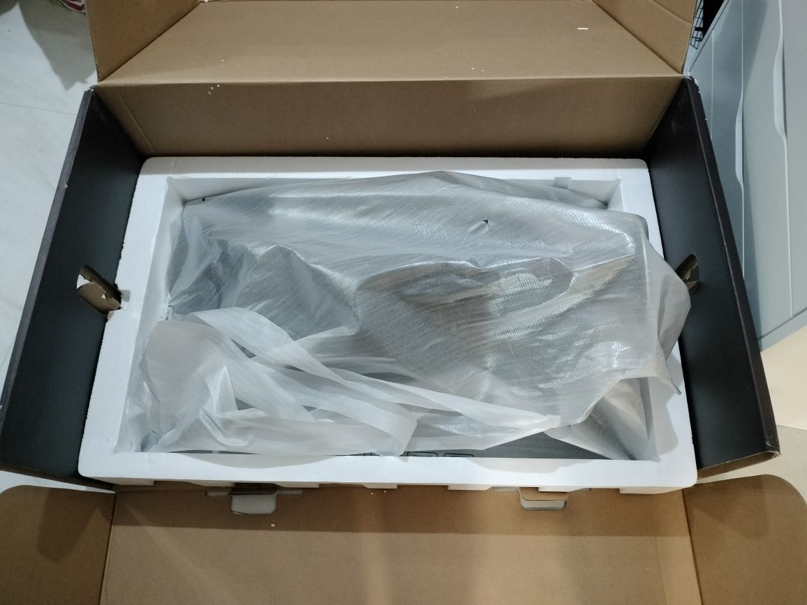 Monitor ViewSonic Gaming 32" QHD 144Hz Curbat XG3240C