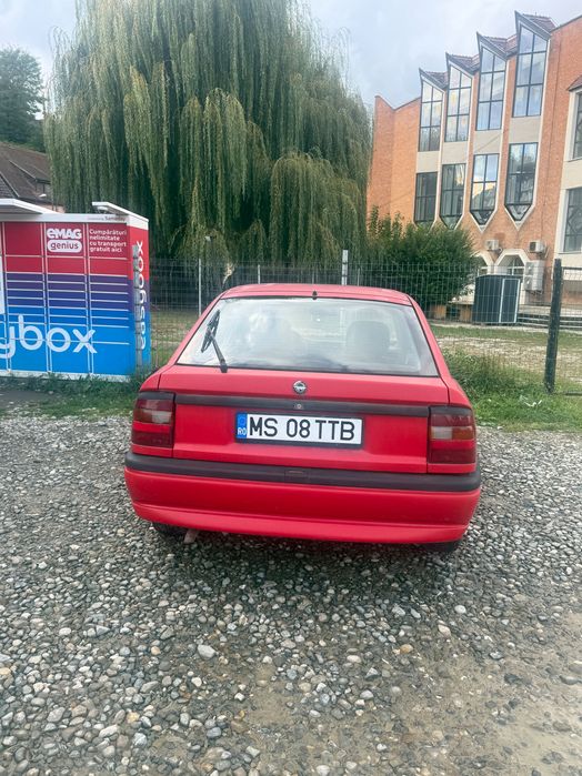 Vând Opel Vectra !
