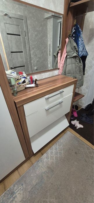 Продам прихожую. В хорошем состоянии.