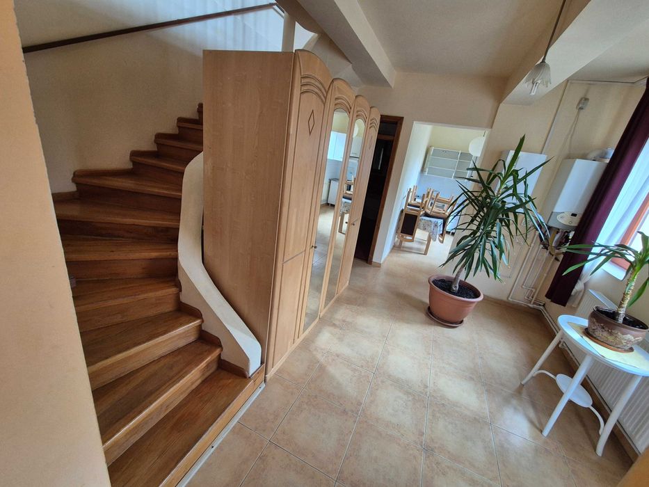 Casa parter si etaj 130 mp utili mobilata Decebal langa Lidl curte