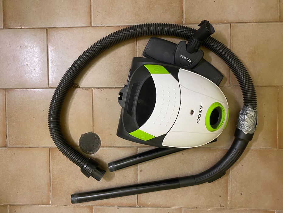 Продавам прахосмукачкa AYCO модел VCI 519