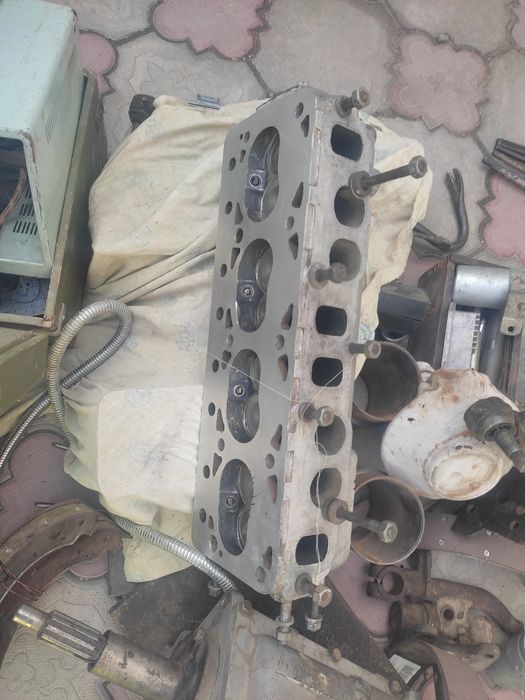 Продам  головку , коробку , от Волги все на фото