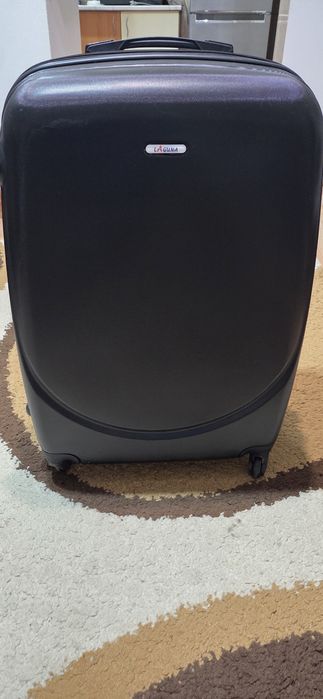 Vând troler negru mare