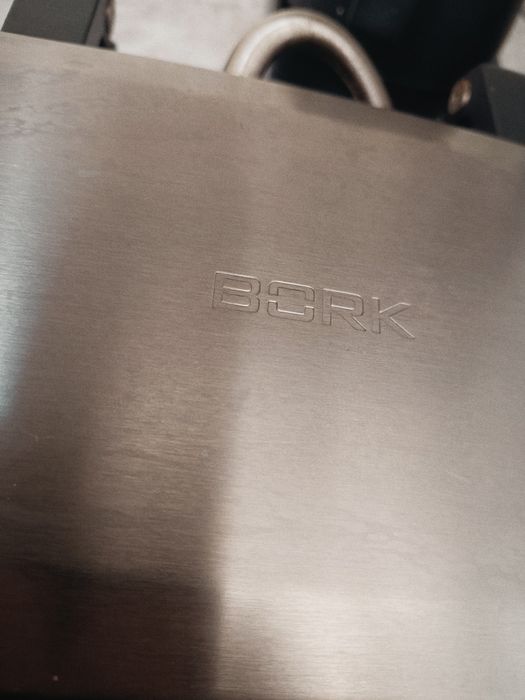 Вафельница Bork G-700