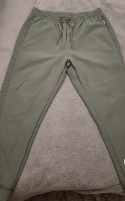 Чисто нов анцунг ADIDAS