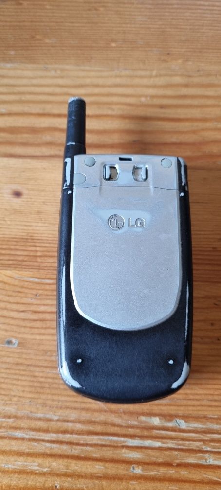 Telefon clasic cu clapeta LG U8180,vintage,de colectie,iconic.