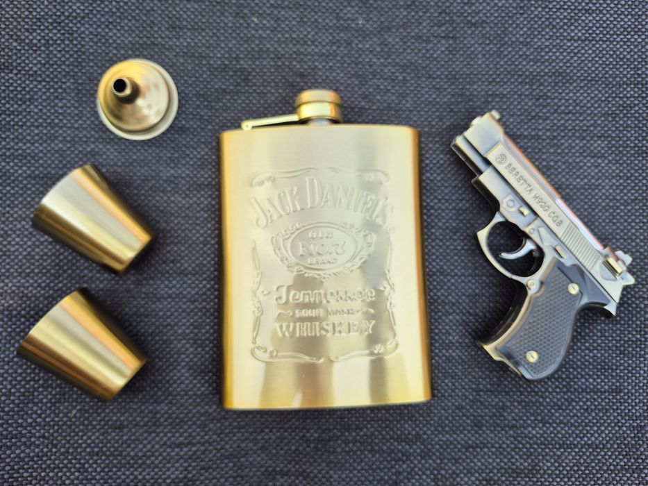 Подаръчен комплект Jack Daniel's,манерка,запалка и чаши,четири модела