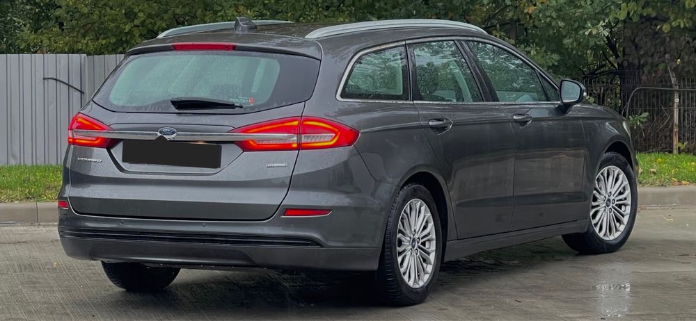 Ford mondeo hybrid titanium 2021