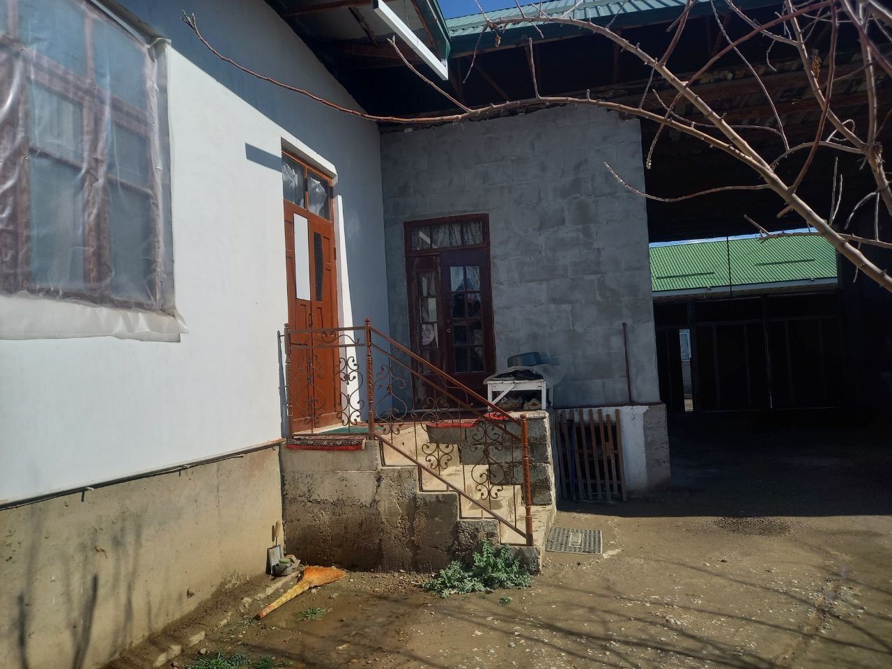 Mo'tabar markat yoni Yangi yuldan hovli sotiladi ARGUN MFY