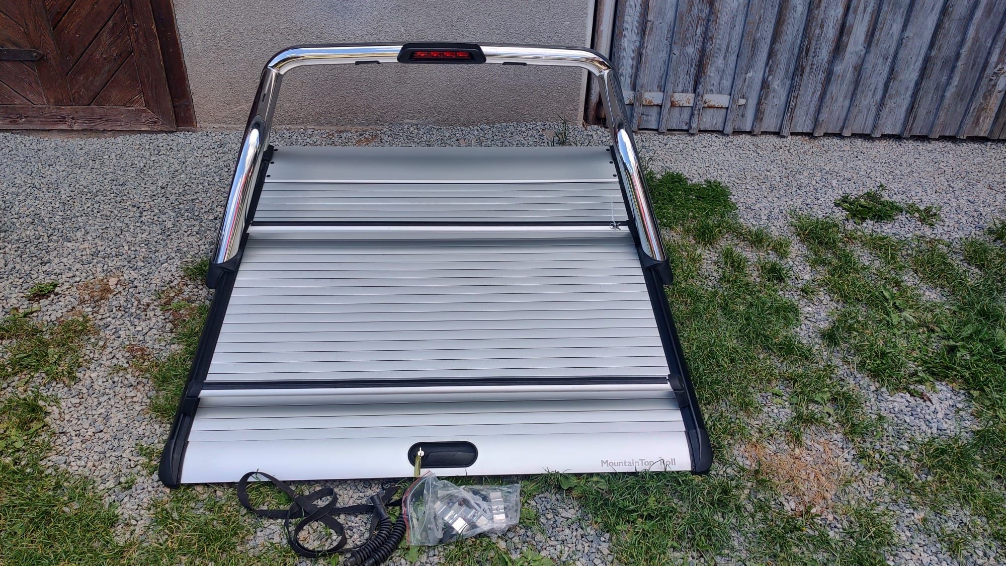 Vând închidere benă,Rulou,hardtop,două modele Ford Ranger,rollbar