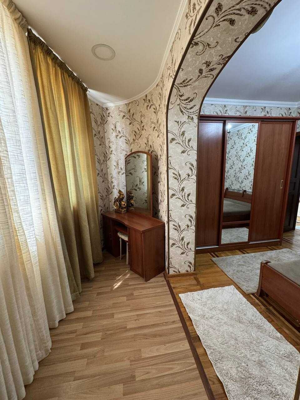 3-х комнатная квартира по ул. Афросиеб (ремонт средний) ID: 2665