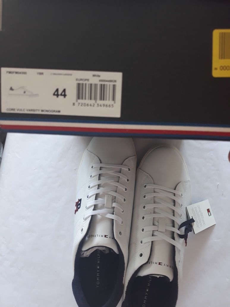 TOMMY HILFIGER nr 44 originali