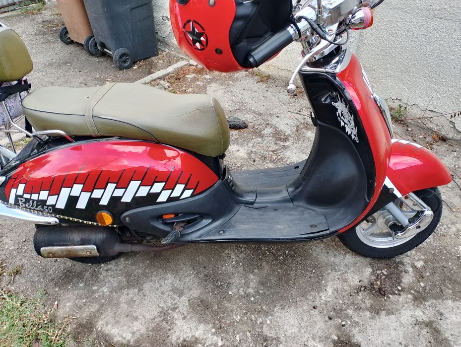 Scuter retro fara permis 25 limitat in acte are carte rar făcută