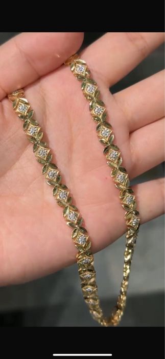 Продается очень красивое золотое колье с бриллиантами ,каспи рассрочка