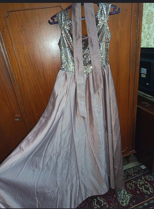 Платье б/у, договорная цена