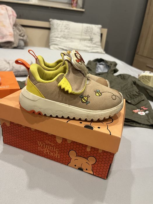 Дрехи и обувки за момиче