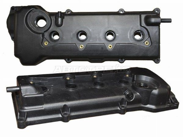 Крышка клапанов Nissan Ad