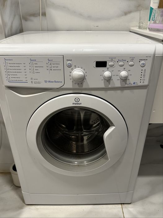 Пералня Indesit - като нова