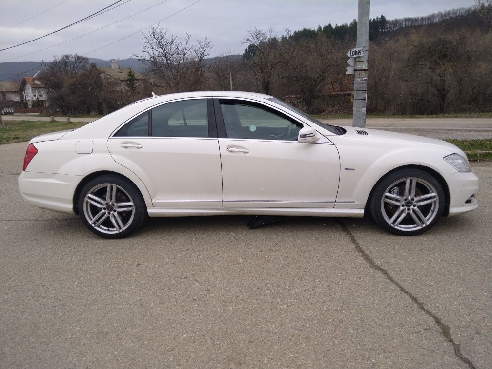 Десен волан Mercedes S 350 Bluetec 258 к.с.