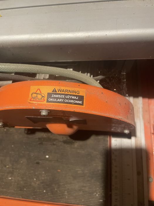 Masina gresi si marmura warning