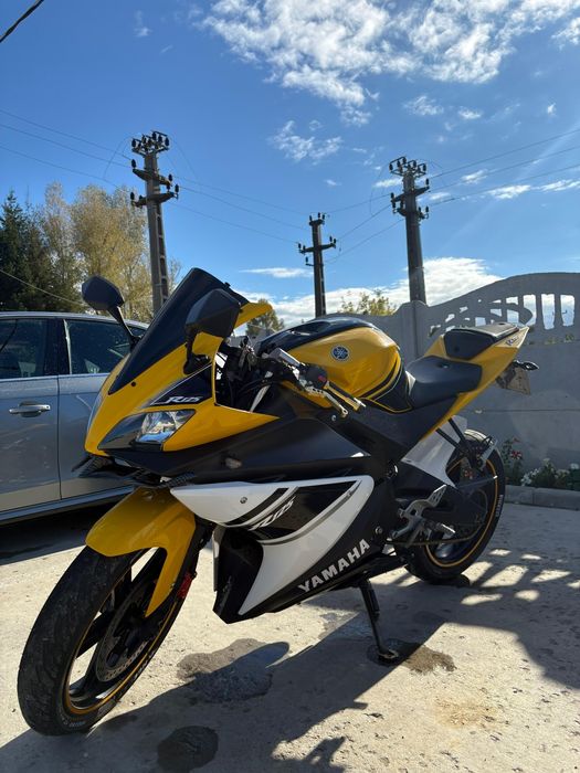 Yamaha yzf r 125 cc