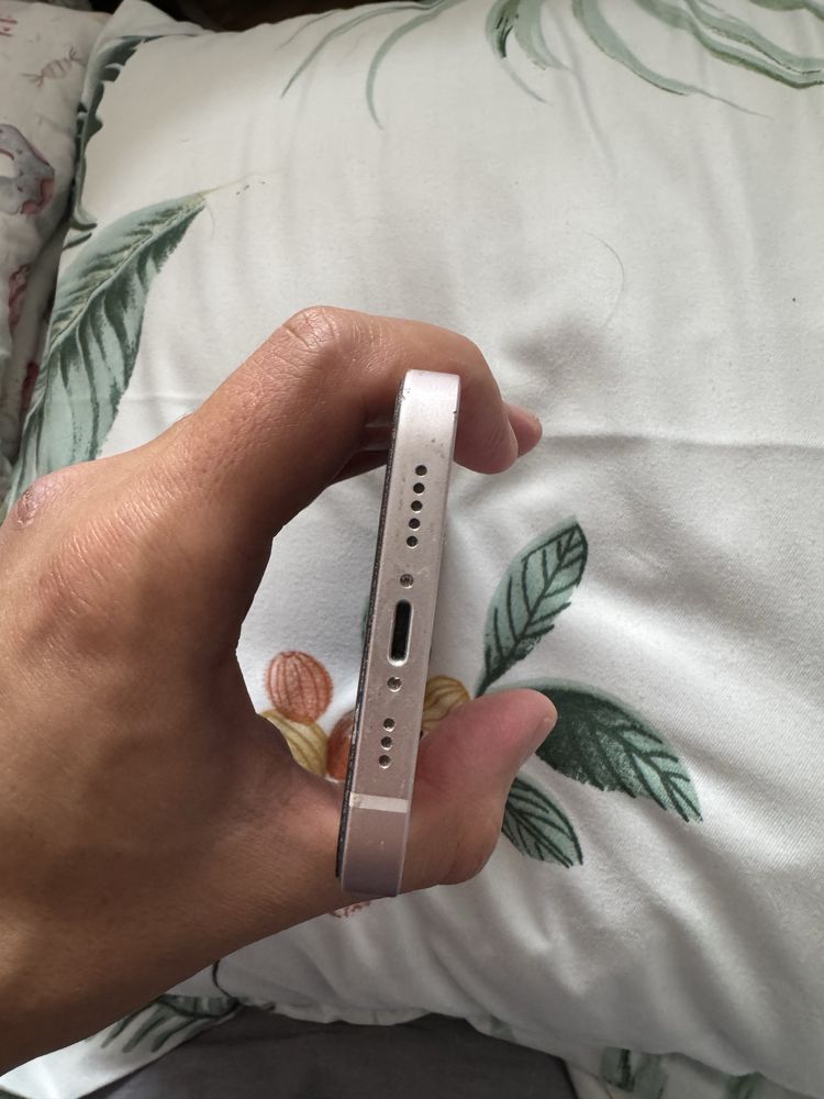 Продается Iphone 13