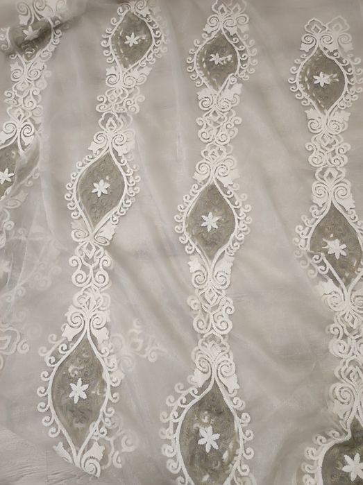 Продам тюль и шторы 6-7 метровые.