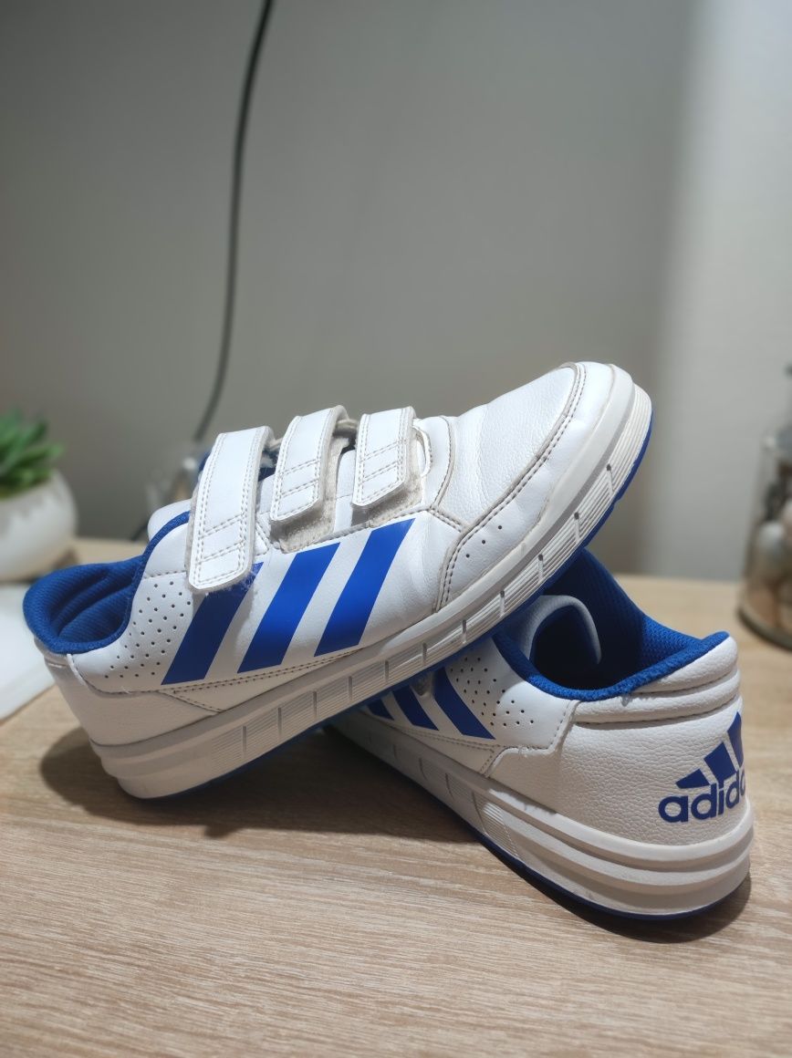 Papuci Adidas mărimea 39