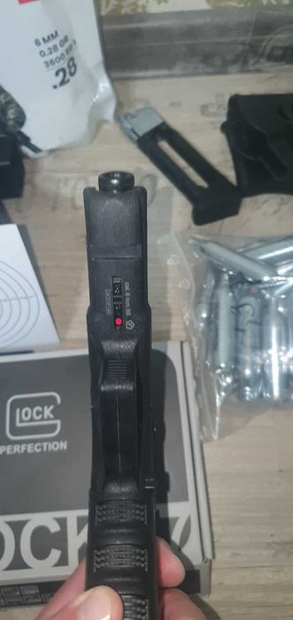 Pistol GLOCK17 NOU cu accesorii