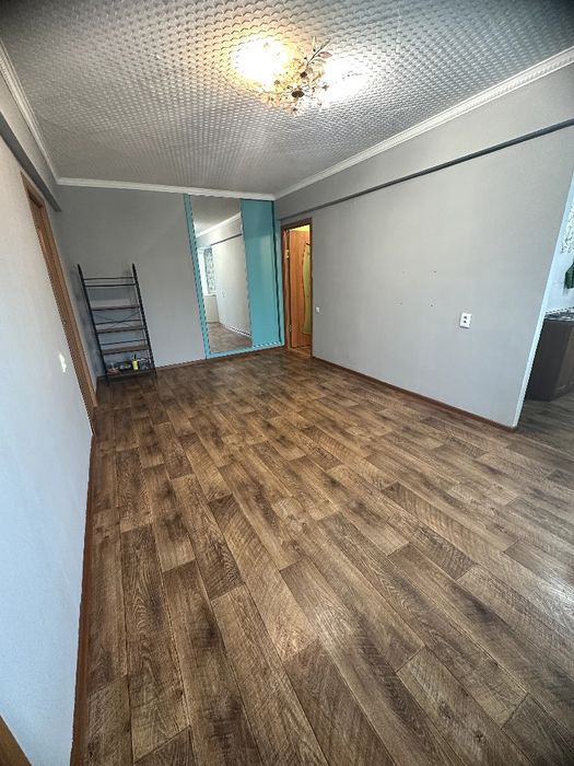 Продам трёхкомнатную квартиру