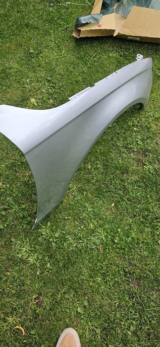 Vând aripă dreapta Audi A4 b8.5