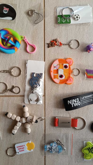 цветен ключодържател Мини Маус Миньон къщичка Pringles зебра коте