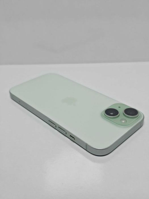 iPhone 15 128GB Green