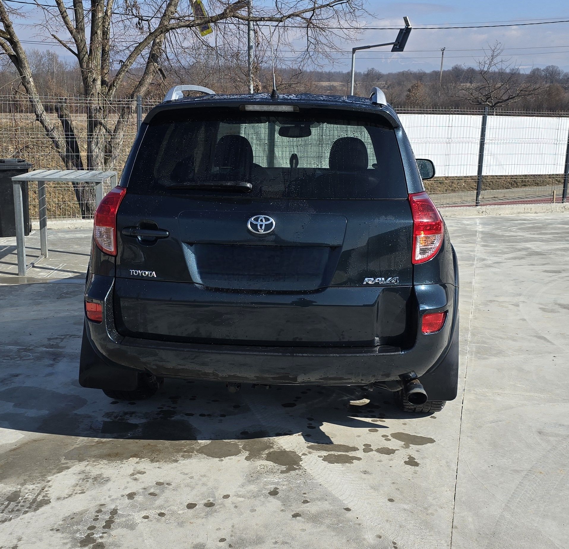Toyota RAV4 2.2L 177CP 4WD nu sunt interesat de schimburi