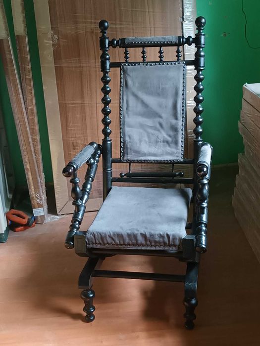 Scaun balansoar din lemn