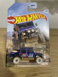 Hot Wheels Land Rover Defender (Long Card)