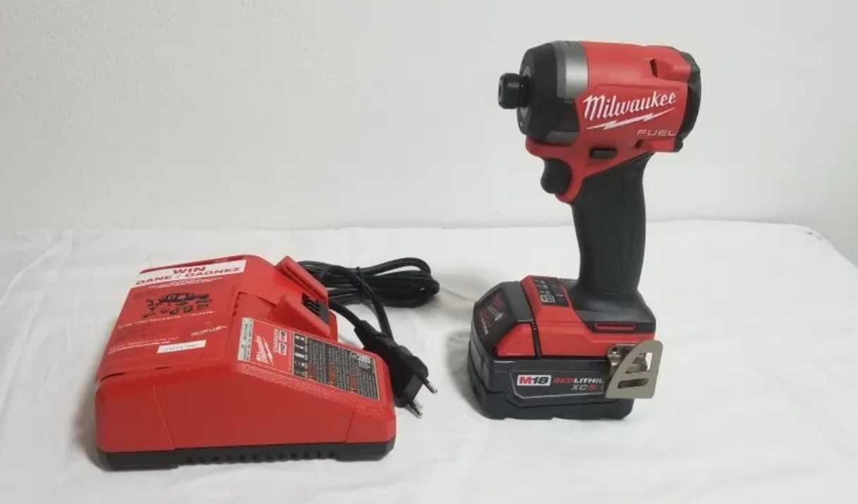 Mașină de înșurubat cu impact Milwaukee M18 FID3 , 2953-20