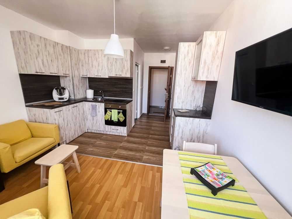 Продава се Двустаен апартамент в к.к. Слънчев бряг - 57 кв.м за 1176 €/кв.м - Снимка #1