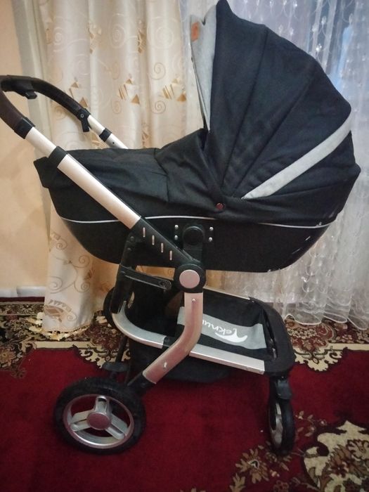 Коляска  продам в отличном состоянии